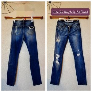 Daytrip Distressed Skinny Jeans- size 26